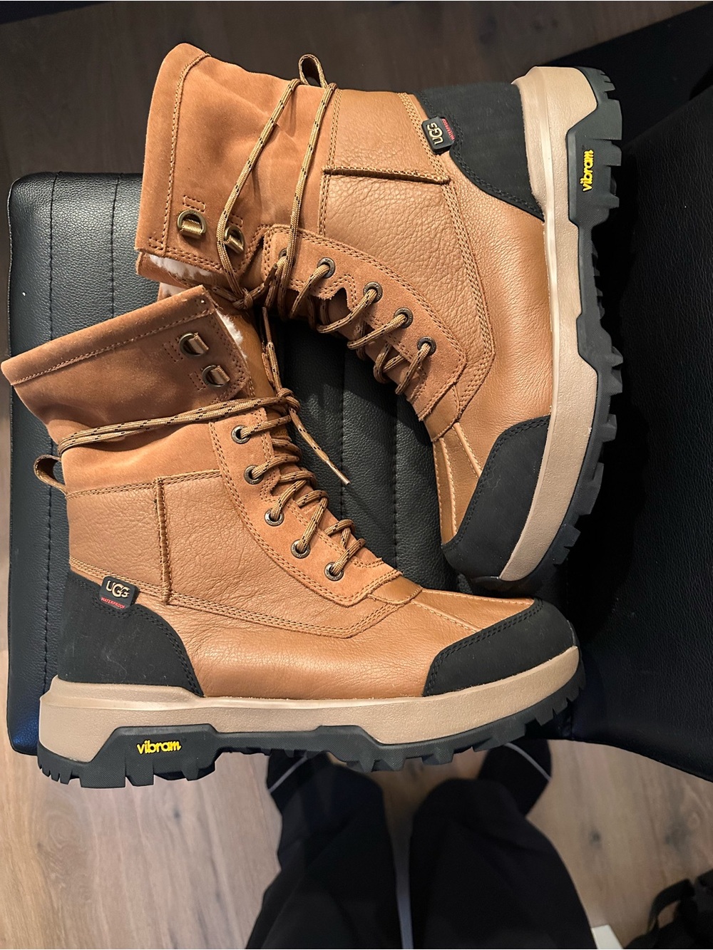 UGG Adirondack XXV size 11 NEW